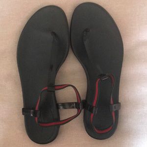 Gucci thong sandals